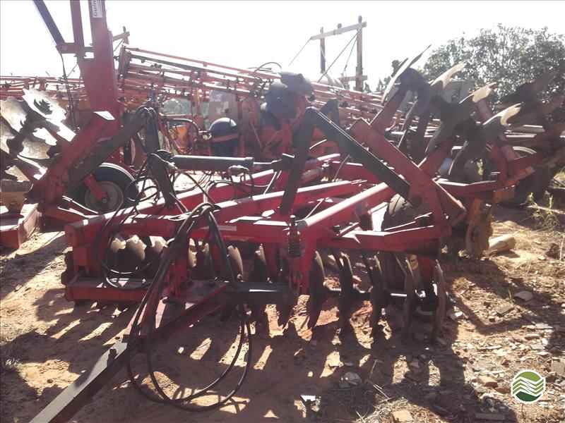 IMPLEMENTOS AGRICOLAS GRADE NIVELADORA NIVELADORA 44 DISCOS Tratorama Máquinas e Implementos UMUARAMA PARANÁ PR
